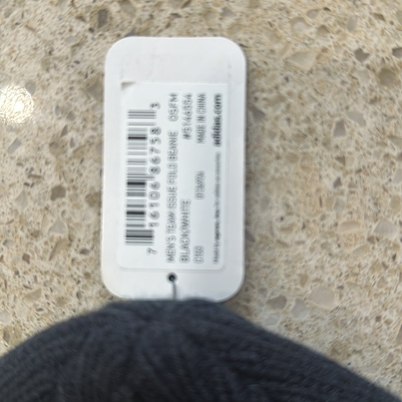 ADIDAS MENS WARM WINTER HAT. NWT - Picture 5 of 5